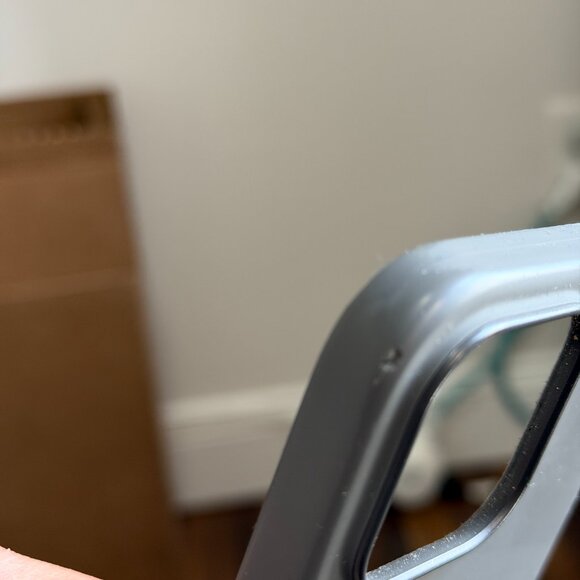 Apple iPhone 16 Pro Silicone Case – Grey – Authentic,  Like New - Picture 4 of 7